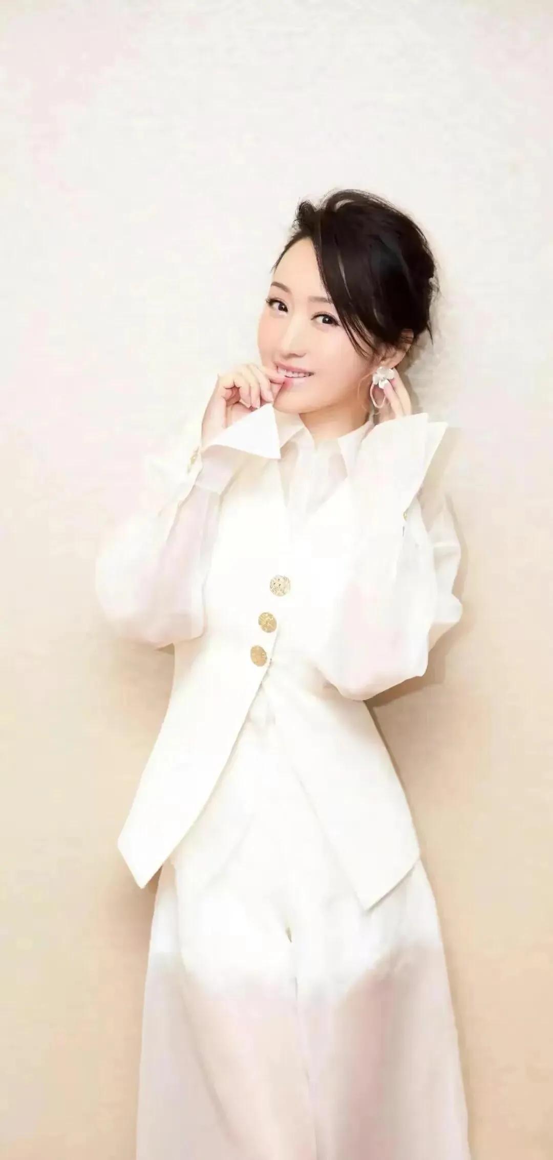 一代歌后杨钰莹