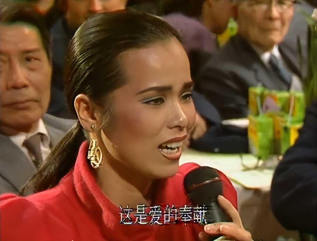 韦唯:父亲去世前才与他和解,独自照顾三娃,让孀居母亲老有所依