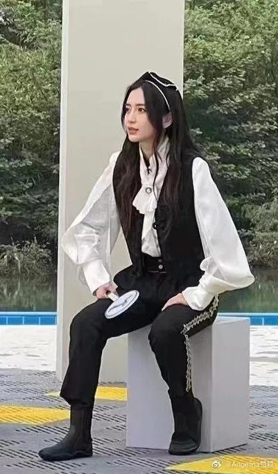 综艺《奔跑吧》最新一期中的布谷