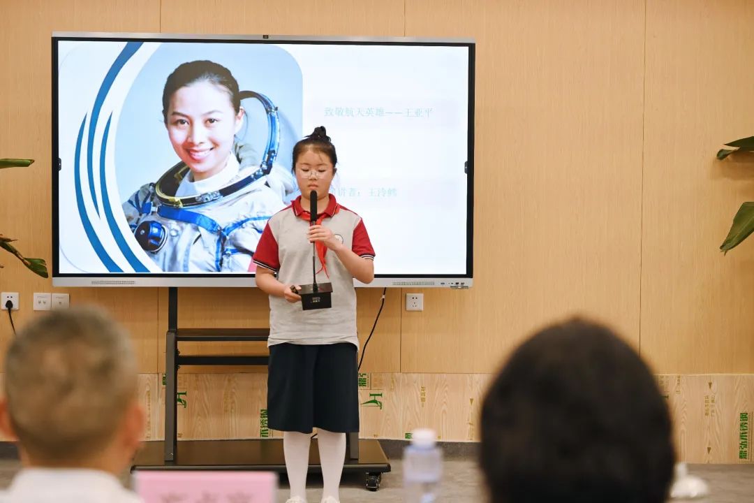 天府新区新中附小开展艺术节暨党队共建六一国际儿童节演讲比赛