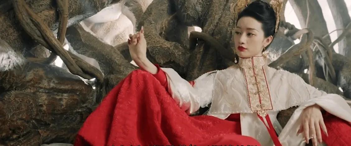 “疯批美人”别乱演，有人五官乱飞成真疯，有人病娇邪魅太撩人
