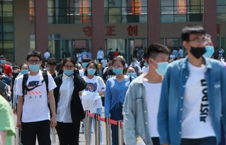 大学一本二本三本是什么意思？它们之间有哪些区别？看完涨知识了