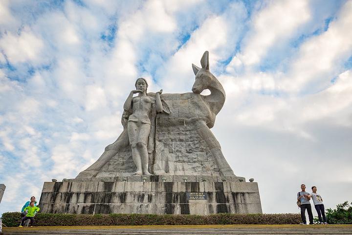 去三亚旅游大概需要多少费用（去三亚玩一趟花多少钱）