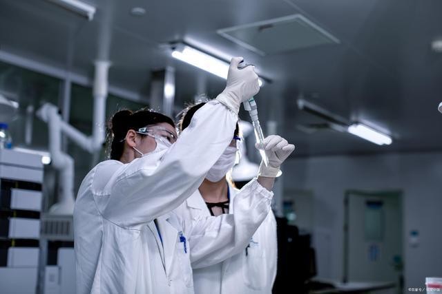 浙大“本硕连读”7年的学霸黄晓斌，医学院毕业后却转行卖面包