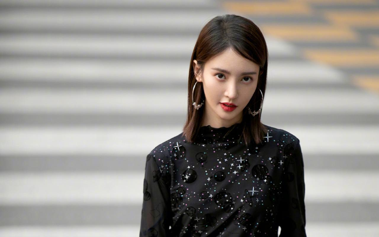 找不准风格的8位明星:李沁李一桐苦相,金晨刘浩存面相不单纯?