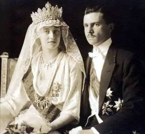 卢森堡王室婆婆大战儿媳不敌时间，王冠的珠宝盛宴，首饰都被继承