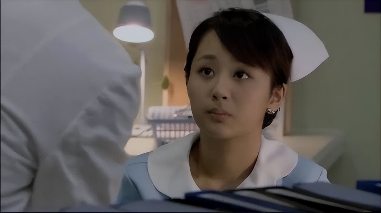 同样是演护士，把朱茵，张柏芝，赵丽颖放在一起，差别就出来了