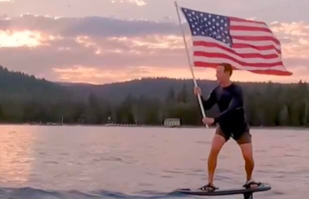 马斯克冷白皮大肚腩辣眼睛！嘲比尔盖茨身材不好的他，原来是垫底