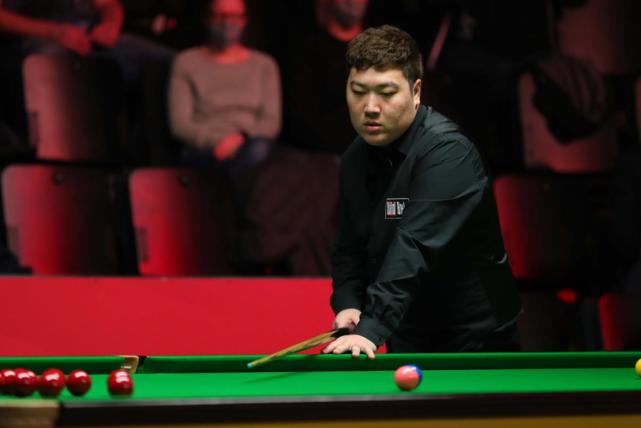 颜丙涛力克艾伦，与赵心童会师德国大师赛决赛，中国德比又来了