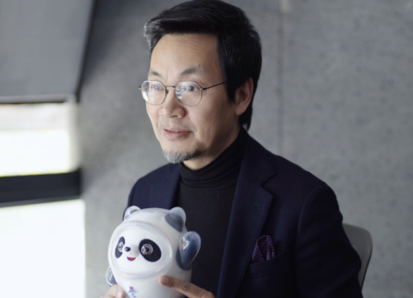 冬奥吉祥物“冰墩墩”可爱爆棚，设计它的学校，却不是985高校