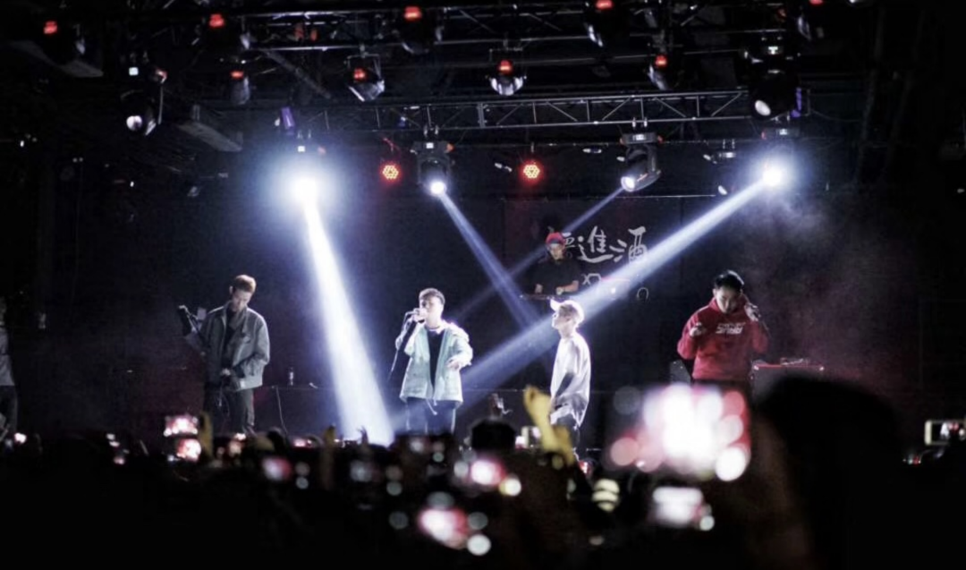 LiveHouse一张票卖700，谁给了姜云升和告五人涨价的底气？