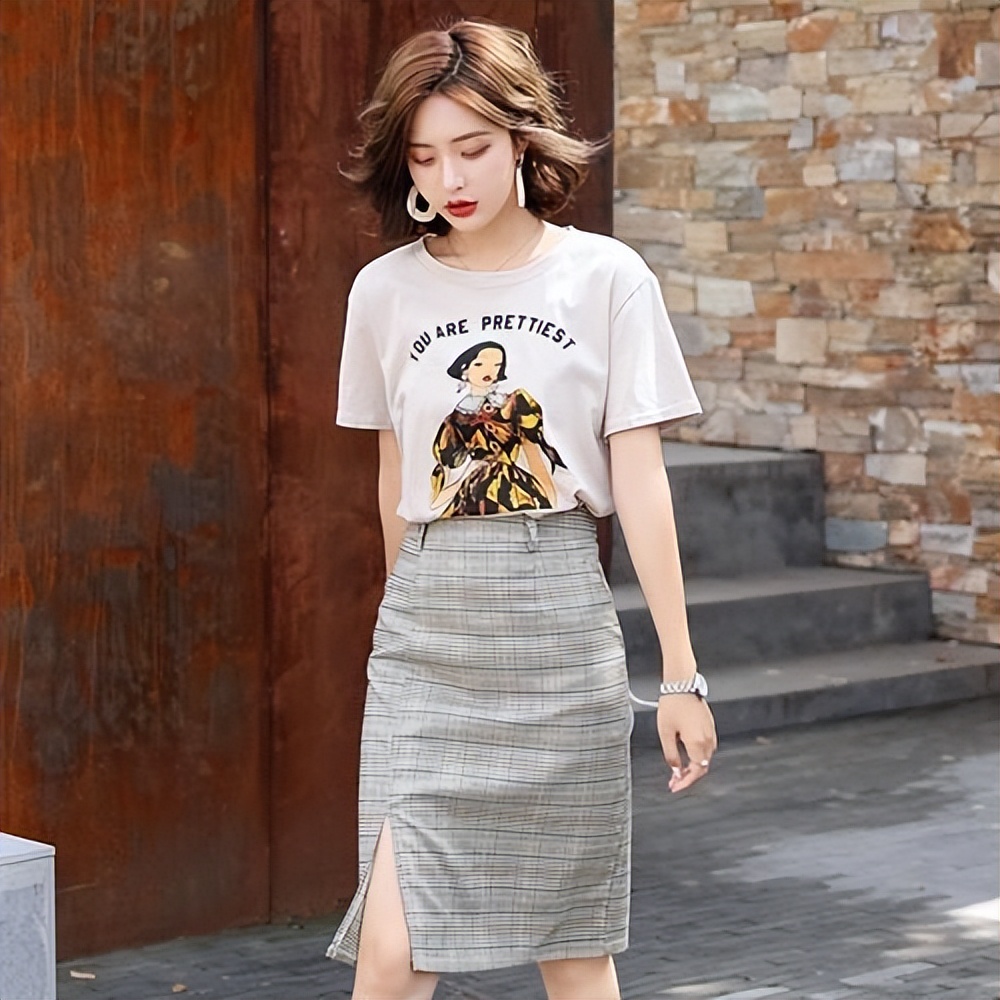 女人应常备这“3件上衣”，夏天百搭又时髦，搭裙子、裤子都好看