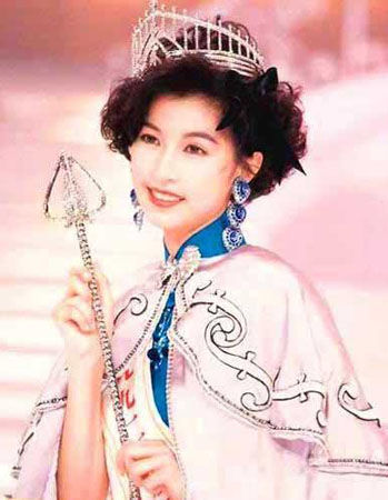 给最惊艳的“13位港姐”排个名：邱淑贞仅第4，张曼玉垫底了