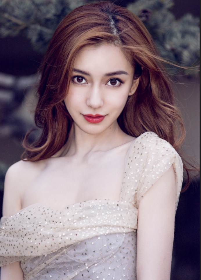 离婚2个月,再看黄晓明和杨颖的境遇,夫妻差距一目了然