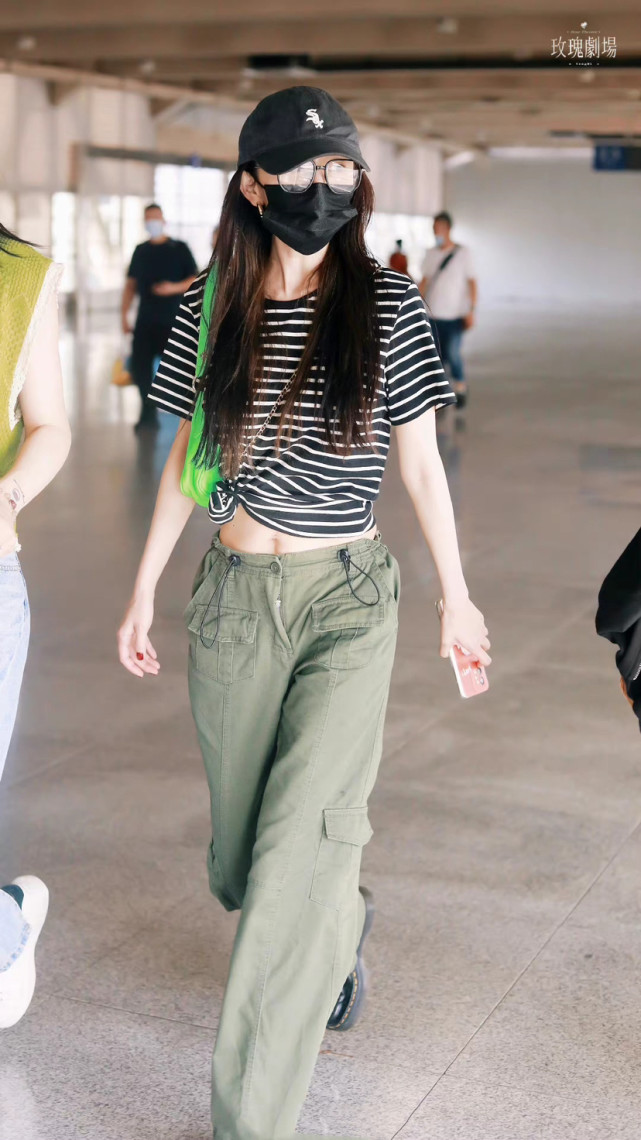 杨幂的少女感穿搭请收下