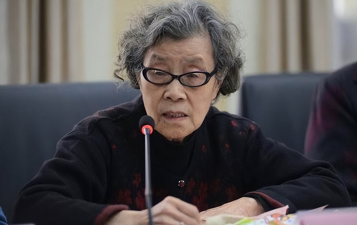 网传教师行业将延迟退休？或将延迟5年时间，师范生面临就业考验