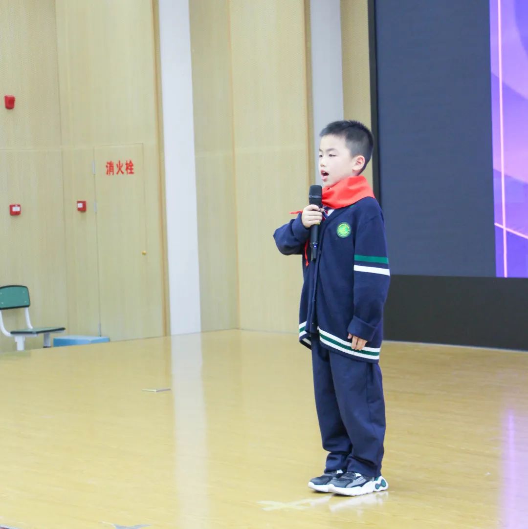 黄甲小学开展“人人参与科技节，我的科技节我做主”科技节活动