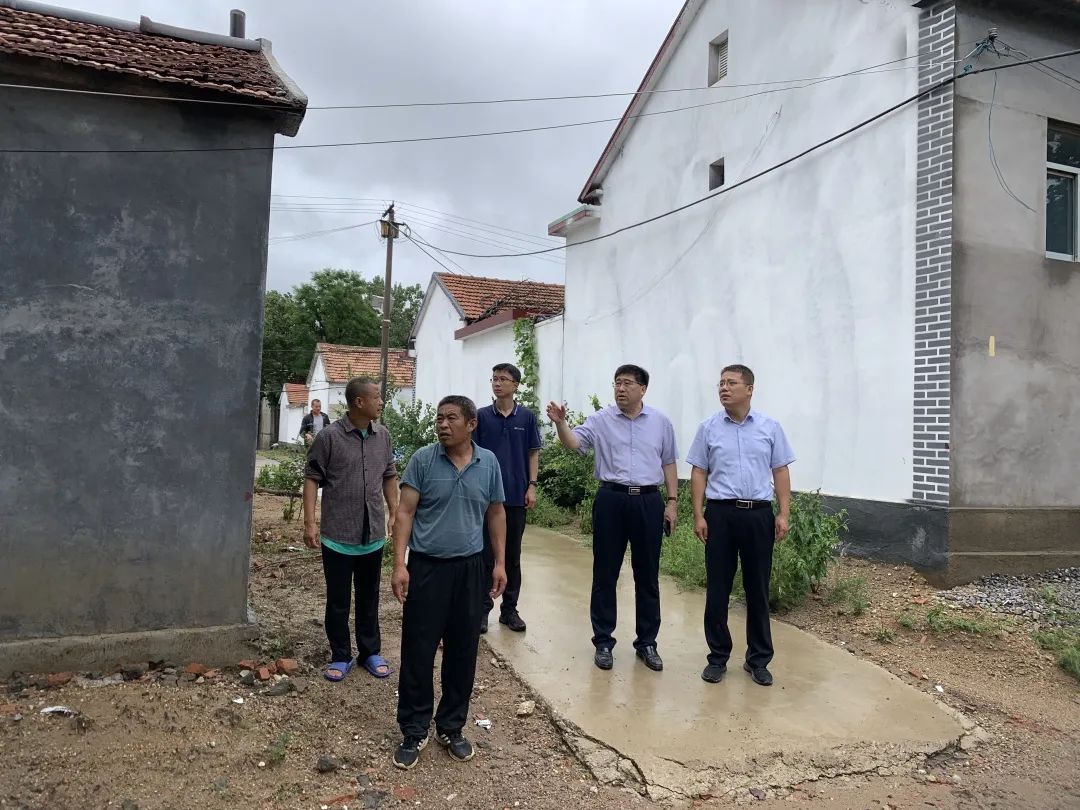 安丘市石堆镇:党员干部冲锋在前 防汛救灾全力以赴