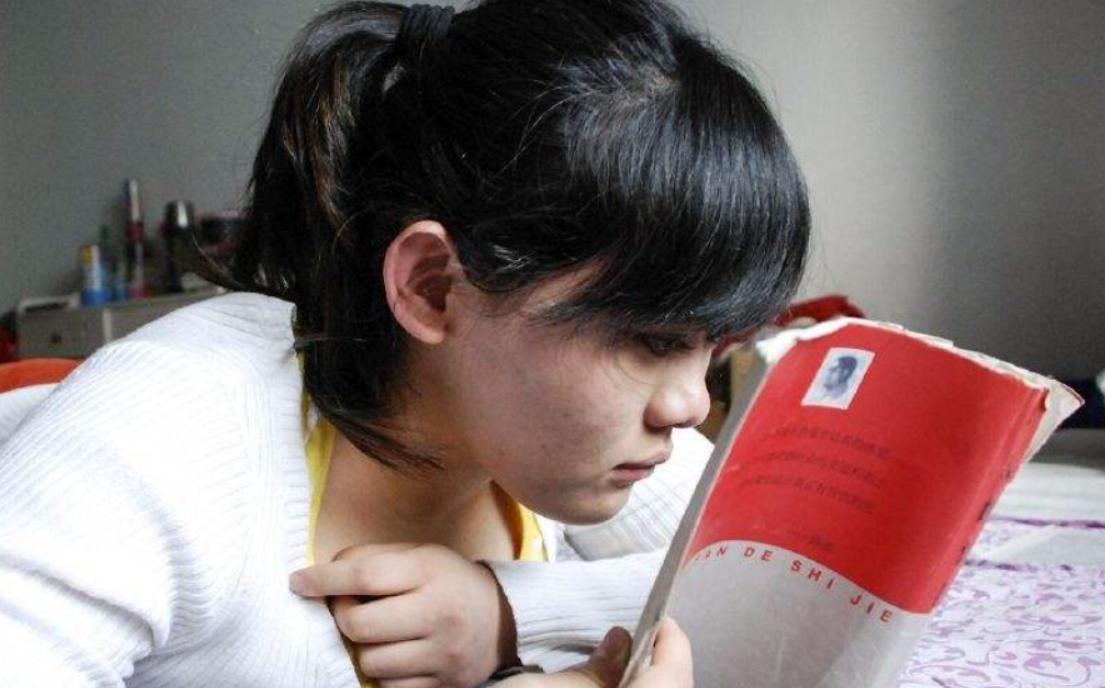 山西高位截瘫女孩研发国家专利，被5所世界名校争抢，如今咋样？