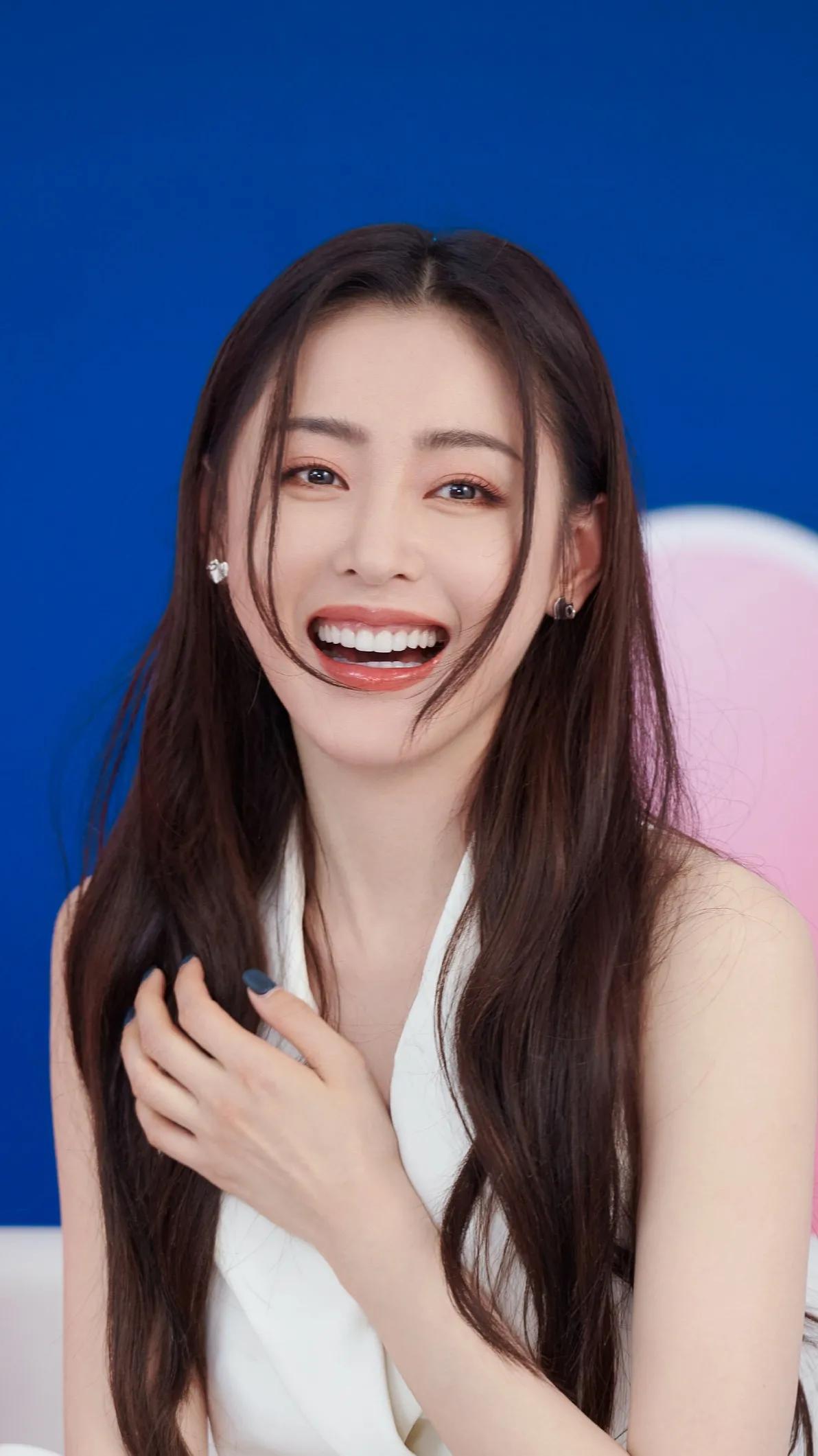 张天爱：清纯甜美，明艳动人，魅力十足