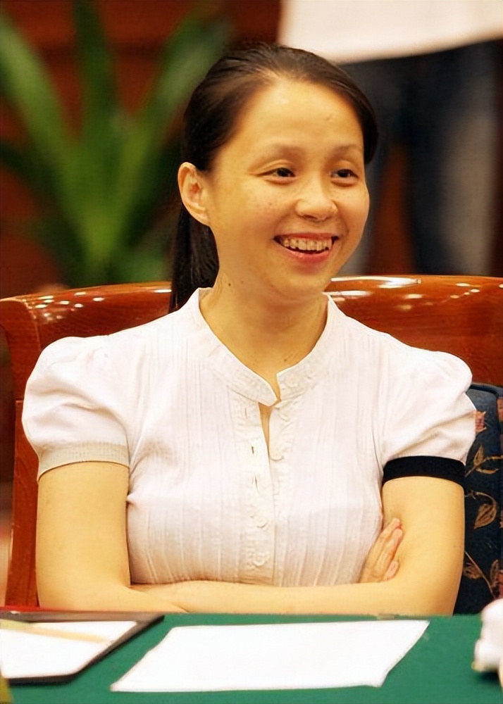 龙丹妮个人资料简介龙丹妮说肖战不会成功