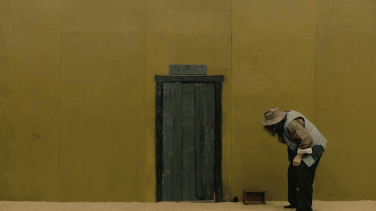 自称“野路子”出身，他却拍出口碑异常火爆的神片