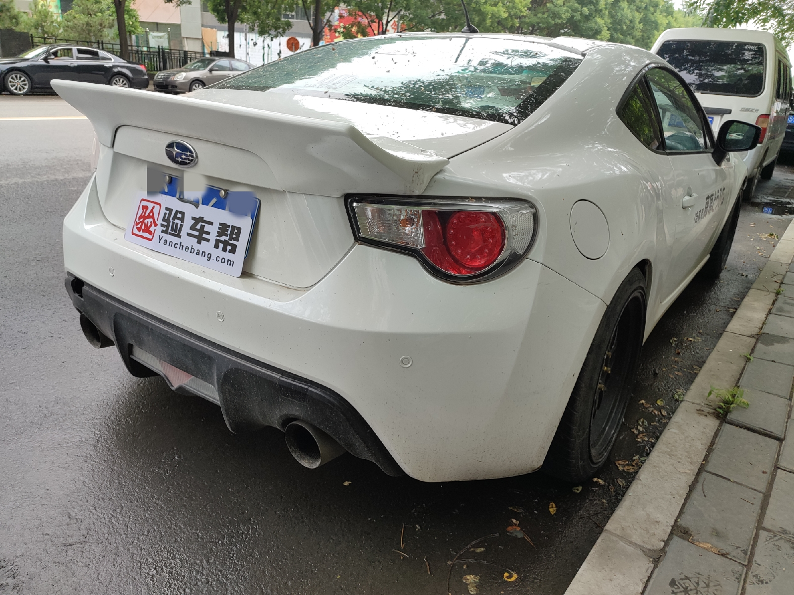 方向盤這個縫隙也忒兒大了，“精品”二手BRZ會漂移會失敗嗎？