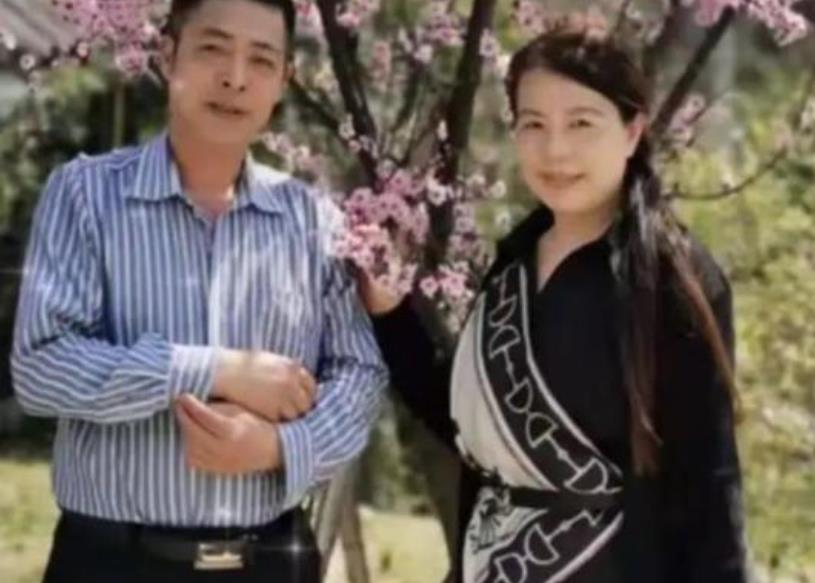 姚家男儿更新动态，晒街景感叹时光飞逝，网友力挺许姚田是一家人