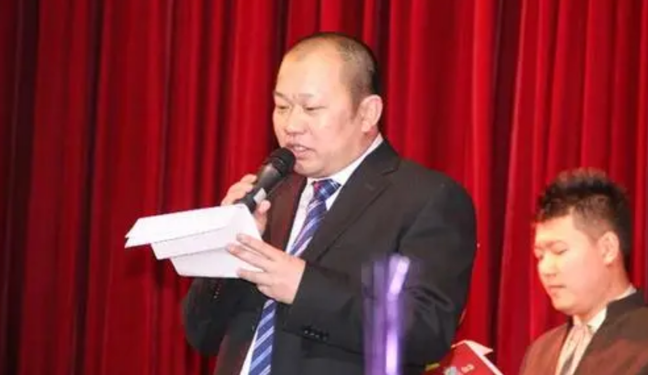 包头首富金利斌：24岁靠摆地摊起家，20年狂赚25亿，44岁选择自杀
