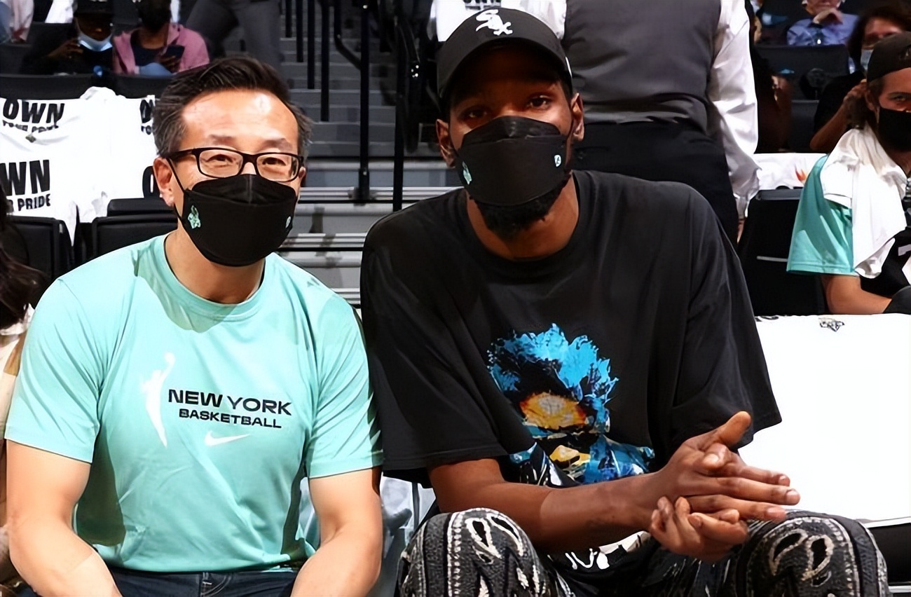 nba篮网队有哪些球星(大反转！篮网11人新名单曝光，杜兰特或考虑留队，连签2人再争冠)