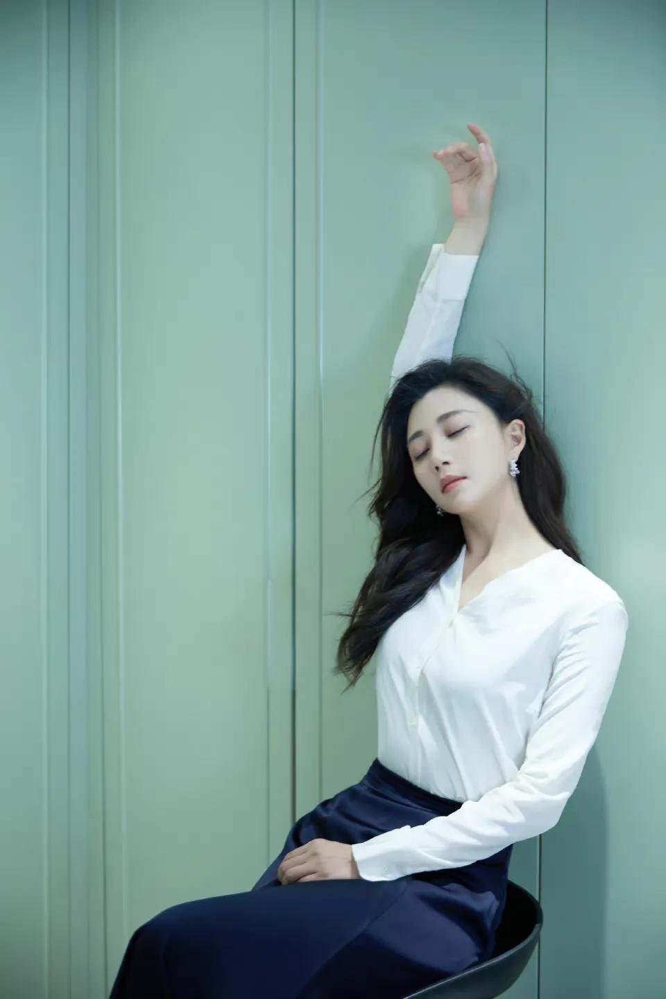 明星系列：印象中殷桃出演的都是家庭妇女角色，现实中依然那么美