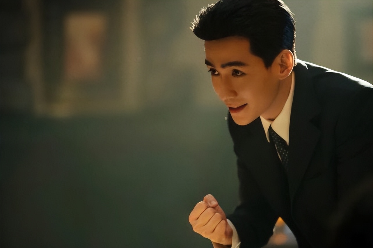 “小公爷”朱一龙，曾跑龙套10年，30岁逆袭成顶流，戏外仍未婚