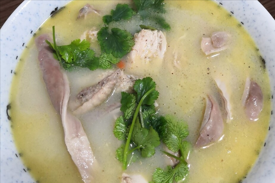 一只猪肚半只鸡，教你做猪肚鸡汤，鲜美浓白营养高，年夜饭必备