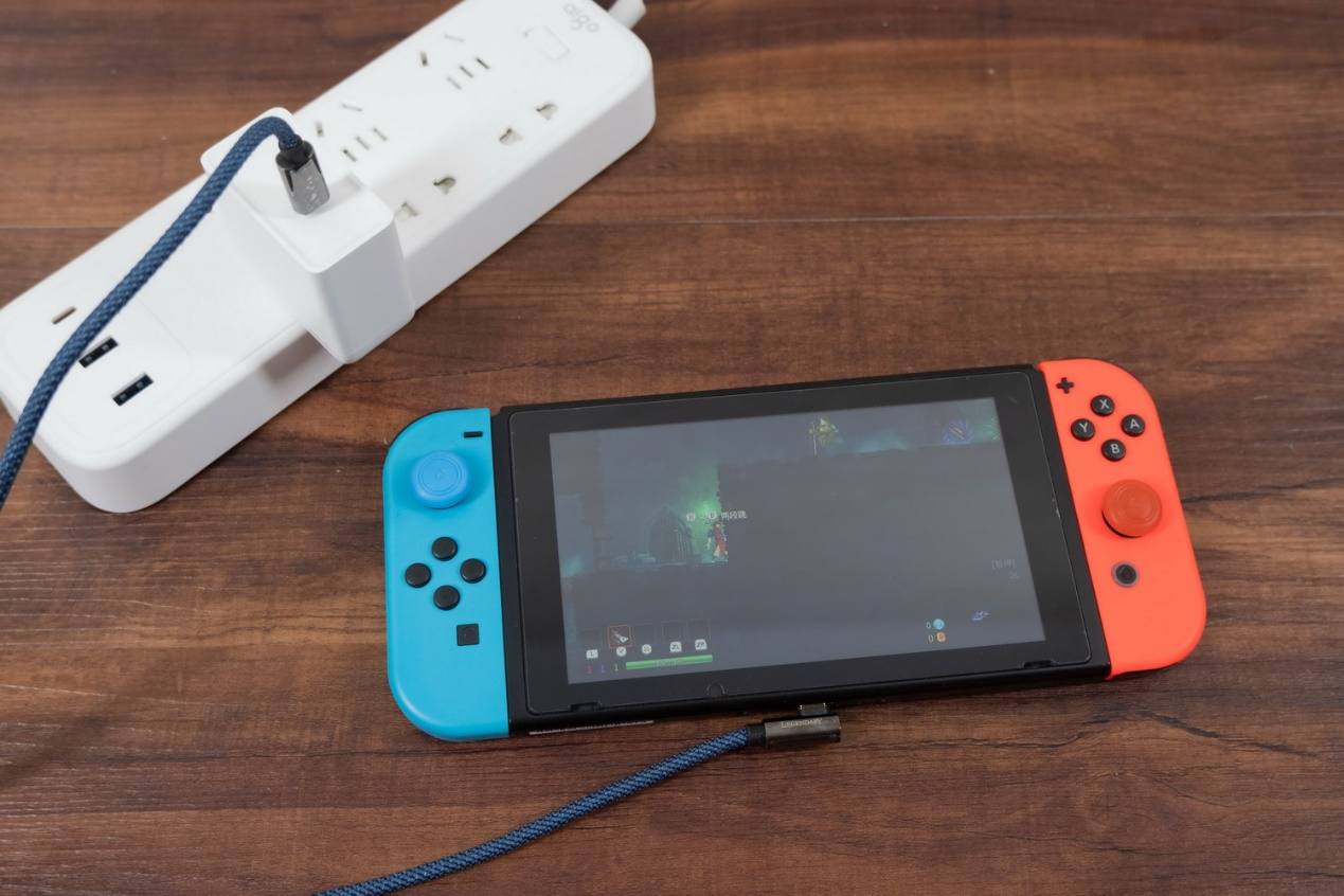 小巧便携高功率，充电更快更省时，aigo充电器C口65W体验