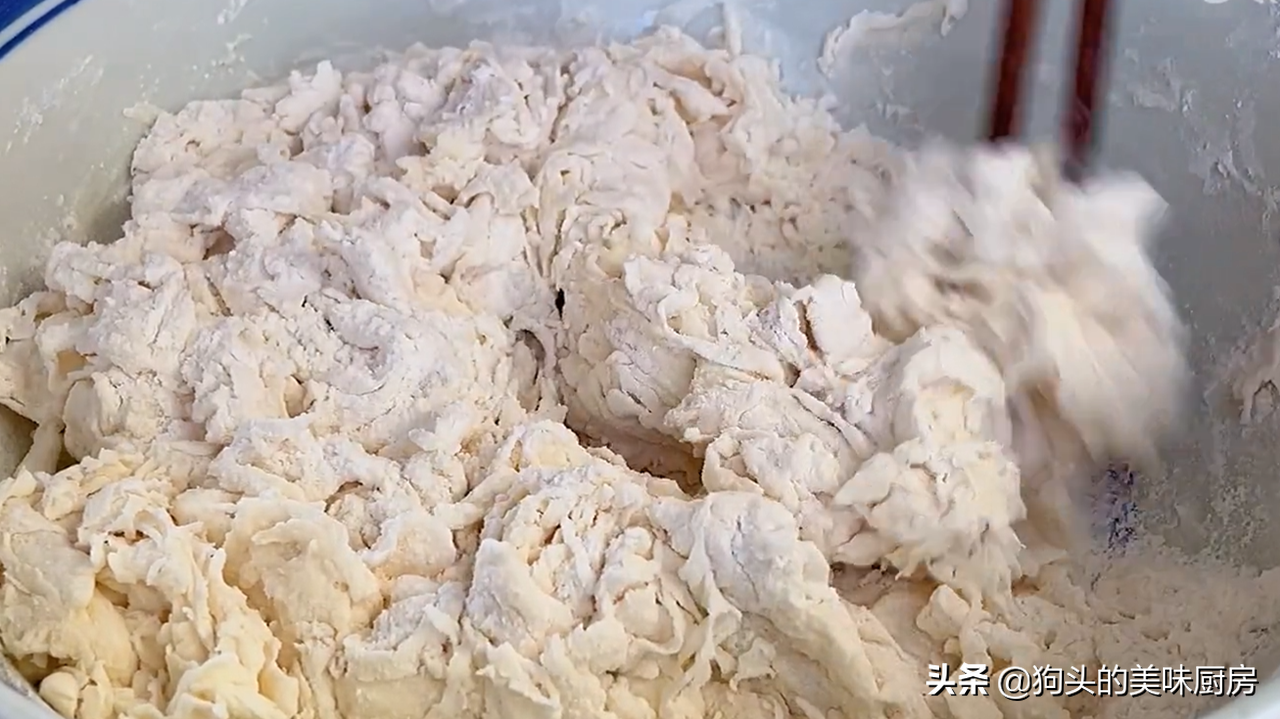 原来蔬菜加面粉这么香？卷一卷上锅一蒸，营养丰富味道鲜美，真香