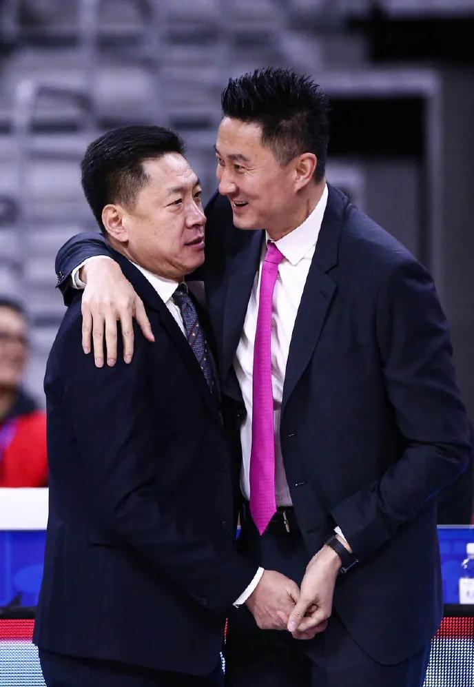 上海队为什么nba打(上海队的投机，成功在半决赛避开广东队，为夺冠李春江演整个CBA)