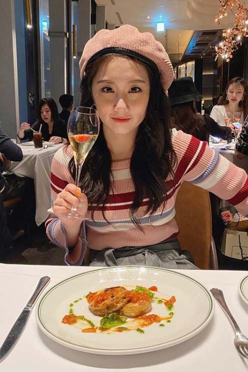 网红女孩焦凡凡遭网友骚扰11个月，气炸公开对话截图决定提告