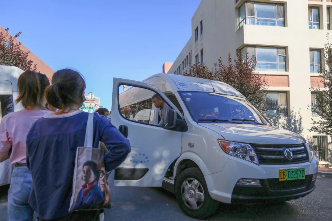 “面朝”大海，坐拥网红咖啡馆！大连一高校“精致生活”曝光，网友：太羡慕！