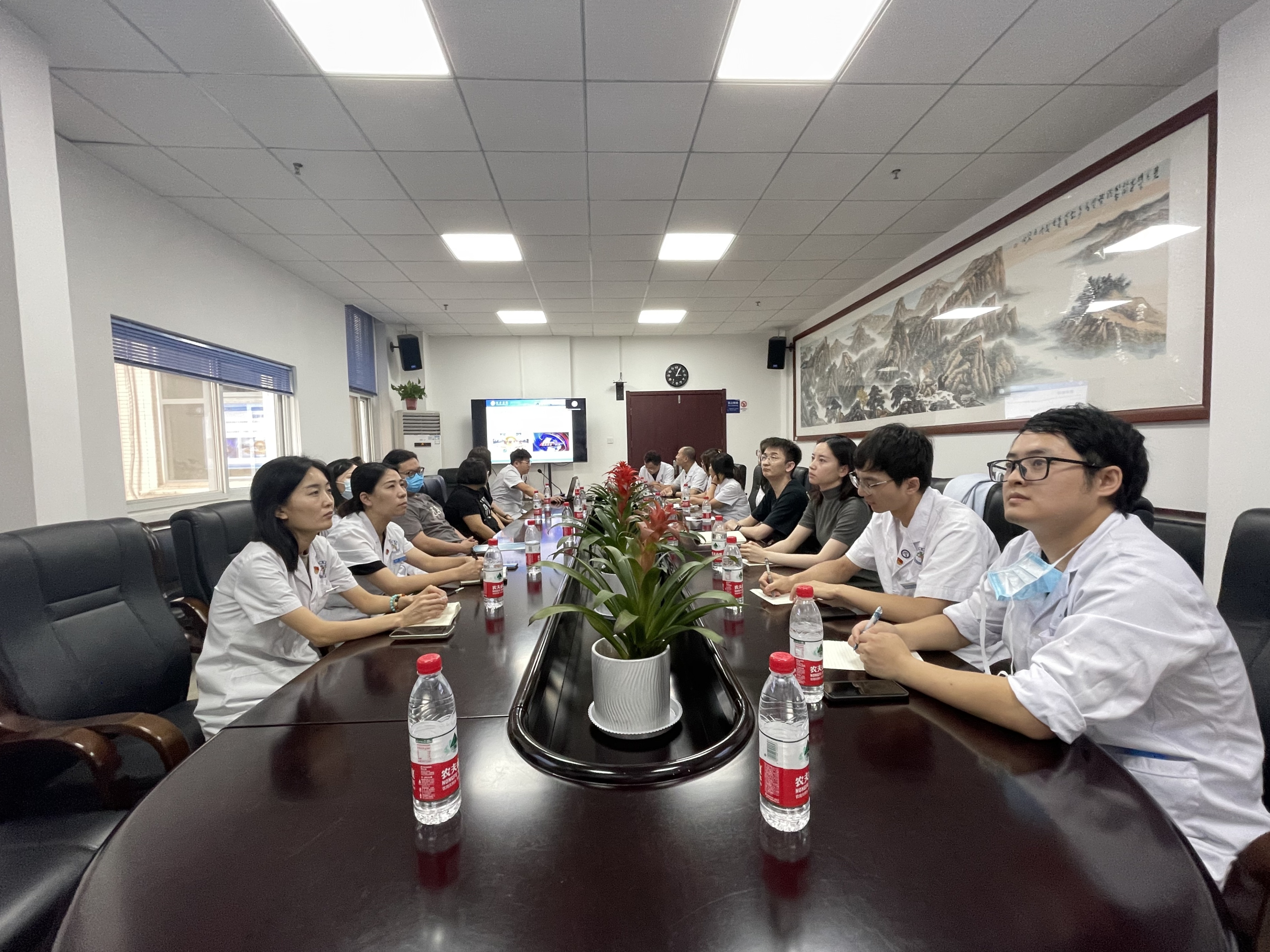 服务患者 传递健康理念 西安市红会医院召开主播半年工作总结会