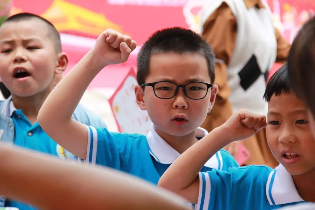 唱响中国梦，争做好少年｜双流区九江小学举行一年级入队闯关活动