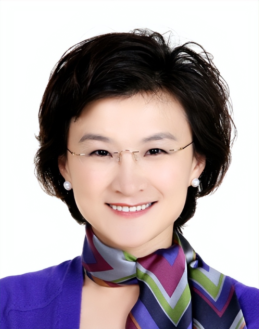 从"央视名嘴"到"滚出主持界",董倩到底经历了什么?