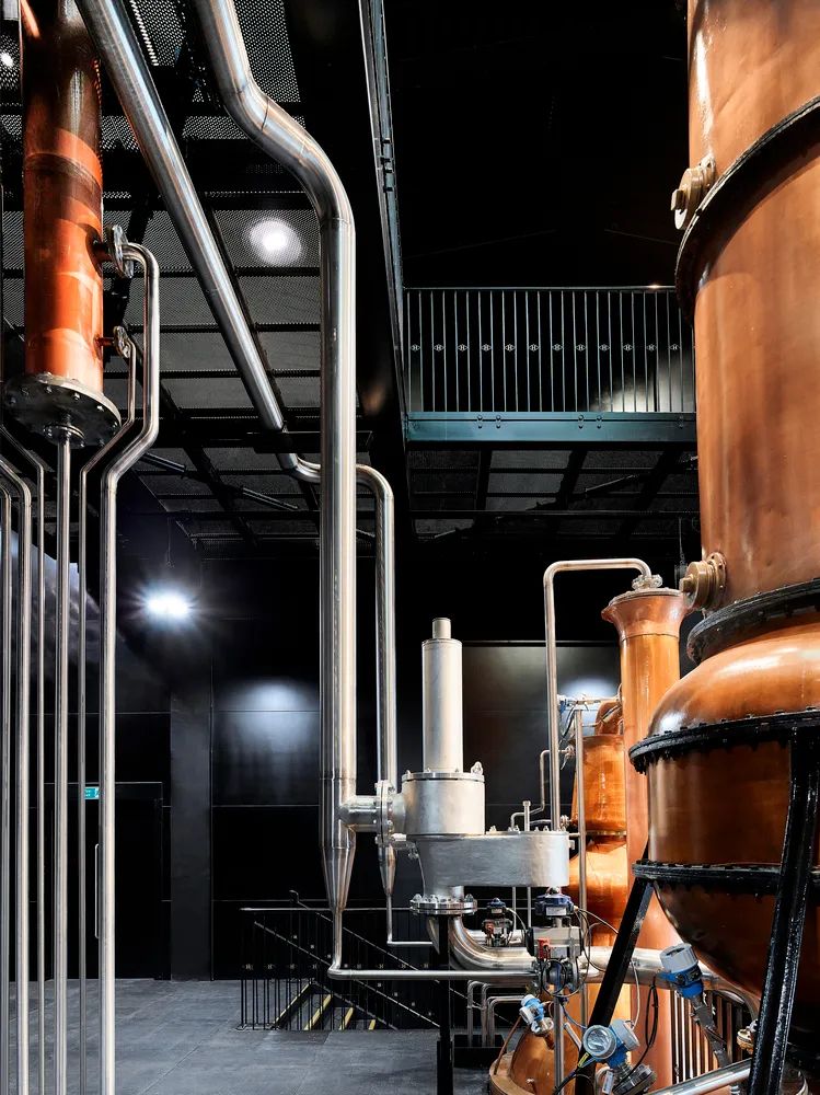 颇具特色的亨利爵士琴酒新酒厂