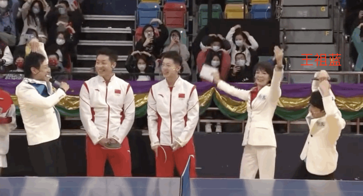 王祖蓝给马龙比心忙工作，李亚男开心晒娃，Gabby嘟嘴卖萌像爸爸