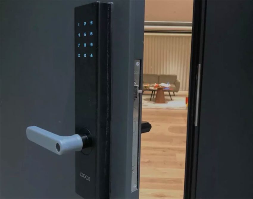 指纹锁是“神器”还是智商税？家里用了1年左右，谈谈真实的感受