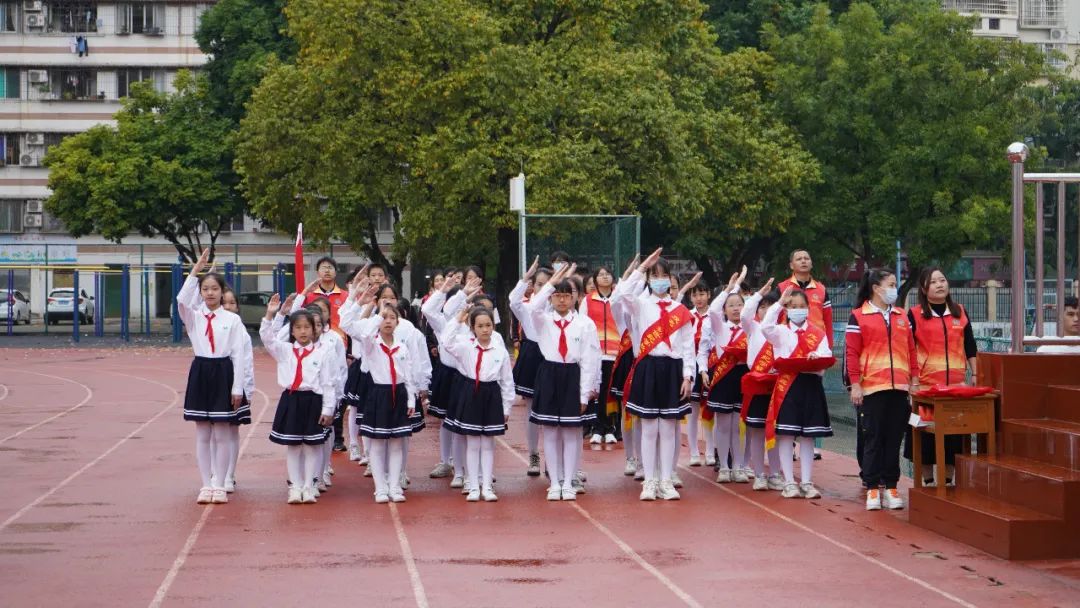 茂名市中小学学雷锋志愿服务系列主题活动启动 | 市新世纪学校：青春志愿行，一起向未来！