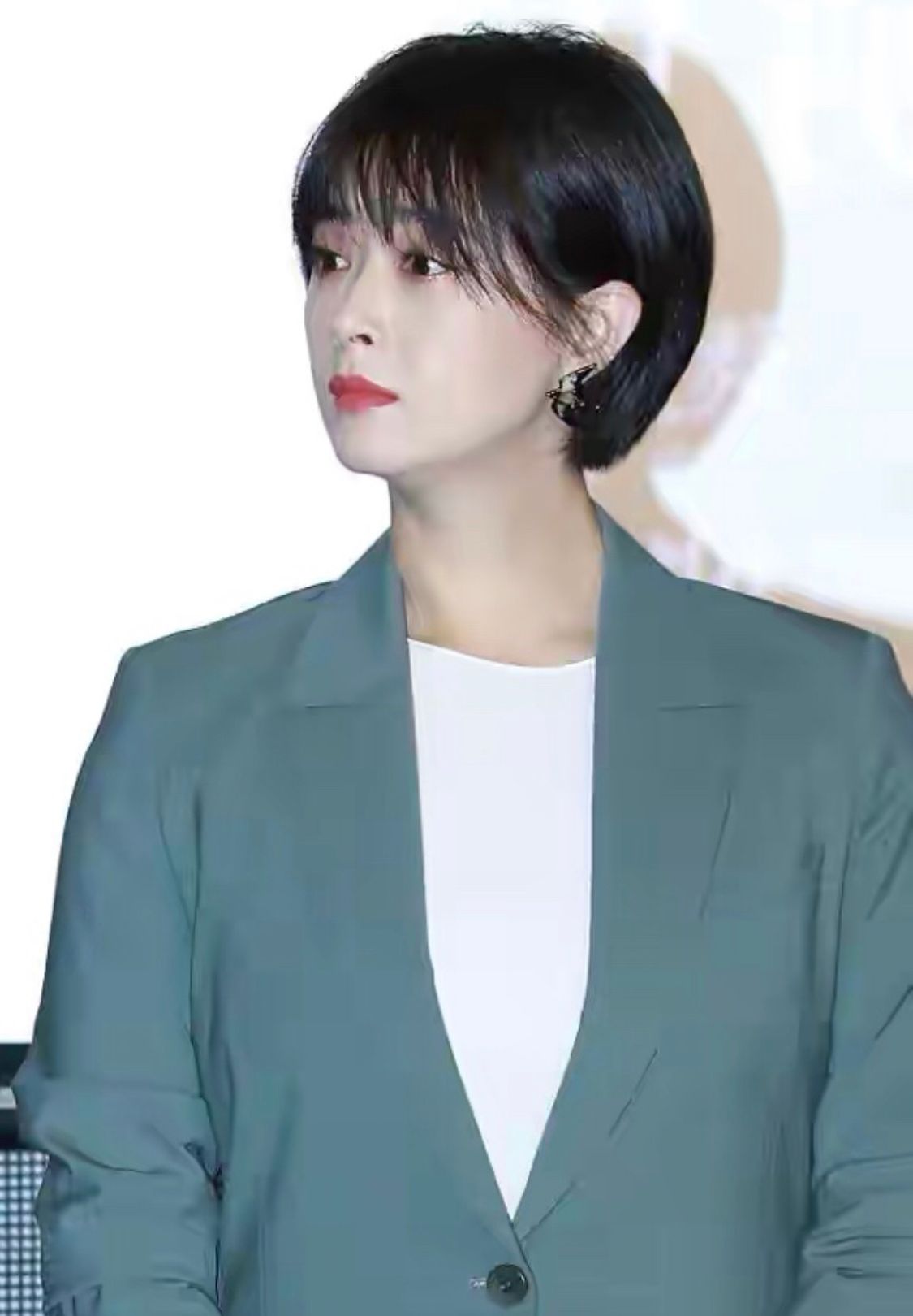被蒋欣的遮脸发惊艳到了终于明白什么叫发型决定气质