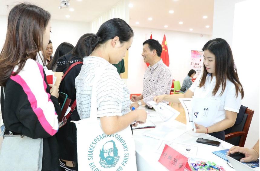 大学生迎来好消息，3类学生将“免试”教资，2022年开始正式实行