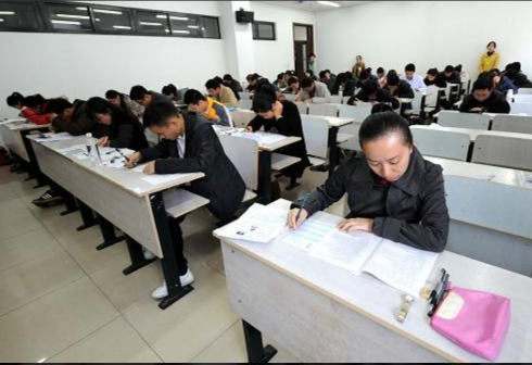 这届考生太难了！有70万学生放弃国考，恐怕会被记入到诚信档案里