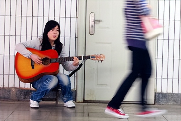 11年前凭春晚走红,发誓要做第二个董明珠的