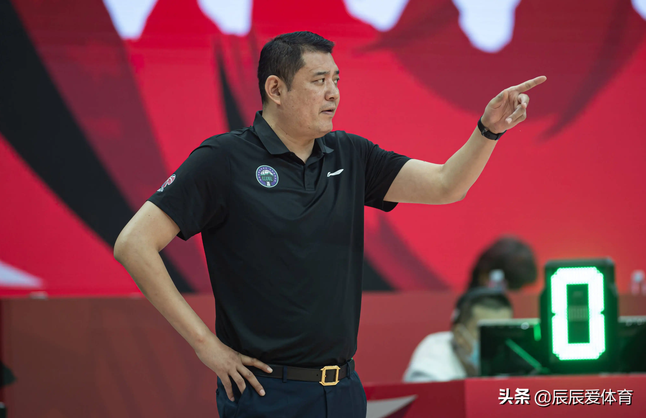 张镇麟为什么是nba(曝王薪凯加盟山东，巩晓彬被列失信原因揭晓，张镇麟受邀湖人夏联)